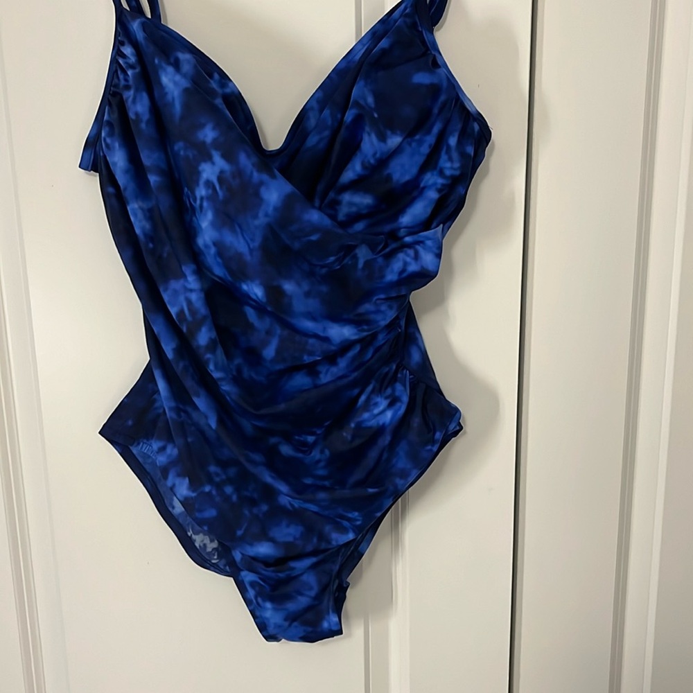 Swimsuit one-piece